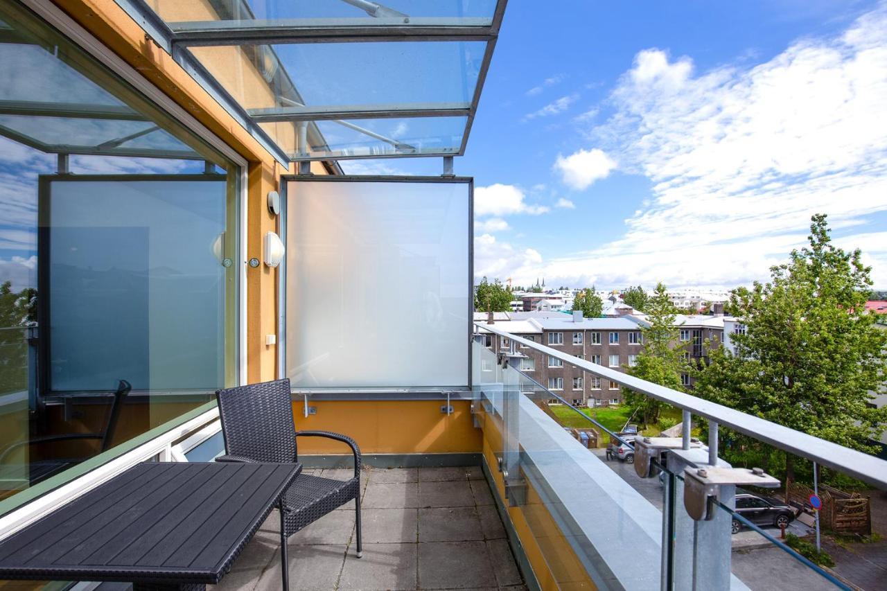 Penthouse Apartment On The Main Shopping Street Рейкявик Екстериор снимка