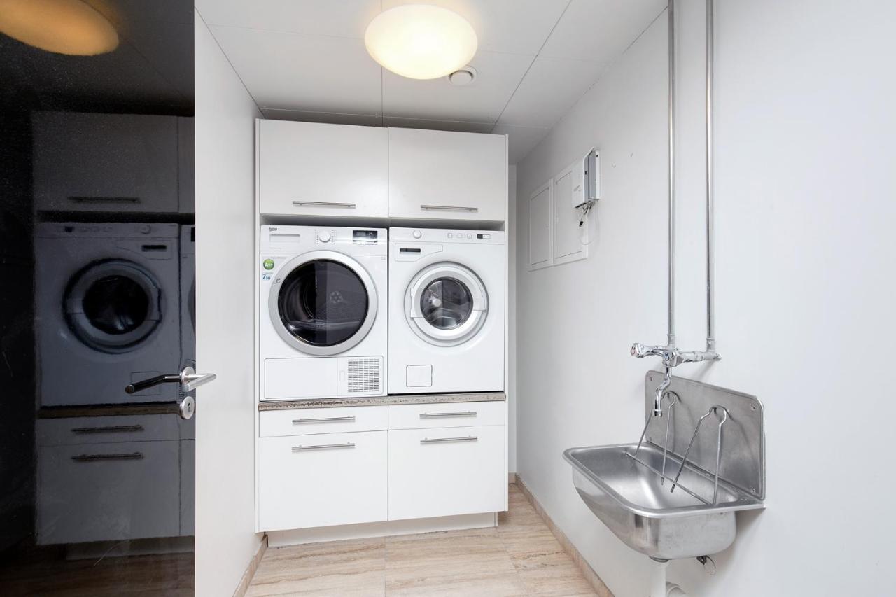 Penthouse Apartment On The Main Shopping Street Рейкявик Екстериор снимка